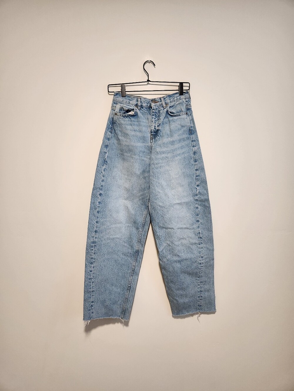 ZARA Mid-Rise Tapered Fit Balloon Jeans Light blue Size 2 - Picture 1 of 7